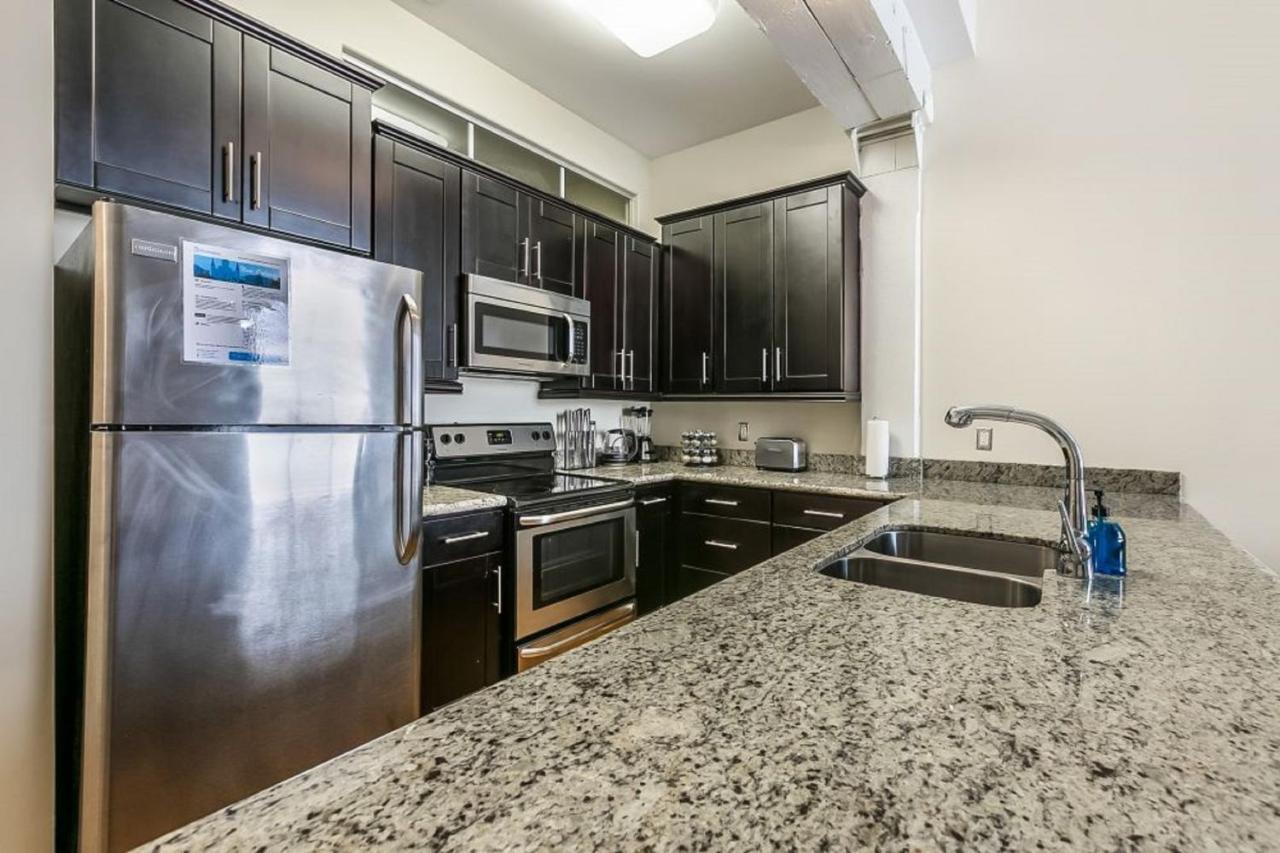 Beautiful Condos Steps from French Quarter and Bourbon St New Orleans Exterior foto
