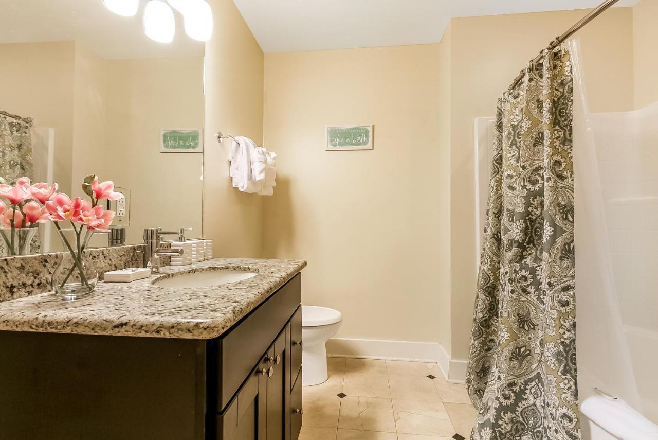 Beautiful Condos Steps from French Quarter and Bourbon St New Orleans Exterior foto